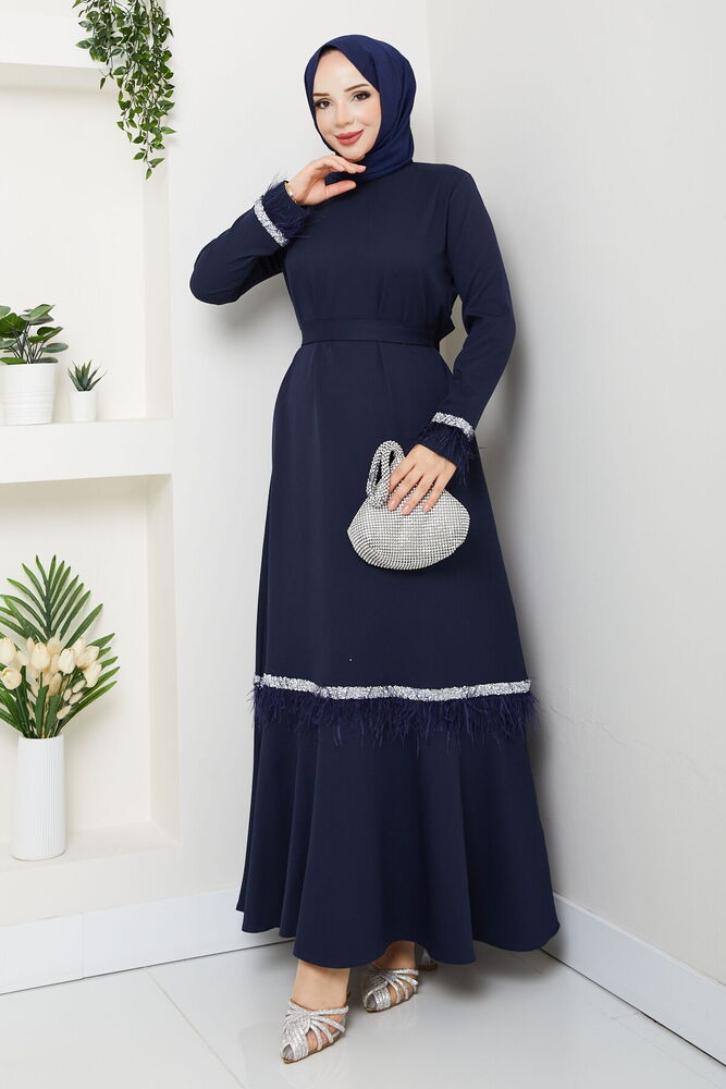 Tüy ve Taş Detaylı Elbise Laci