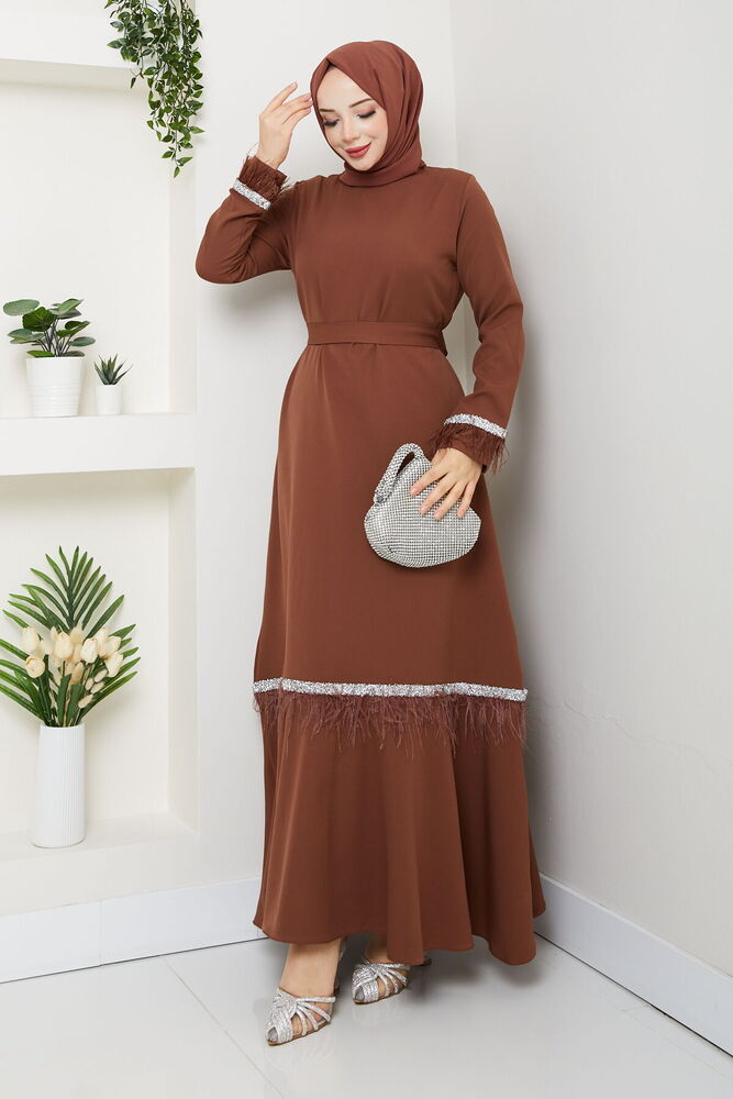 Tüy ve Taş Detaylı Elbise Taba