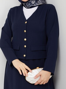 V Yaka Etekli Takım Laci #4